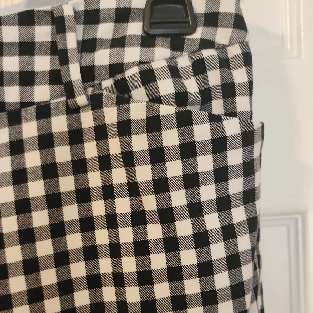 Talbots Black and White Checkered Cropped Pants - Picture 5 of 13